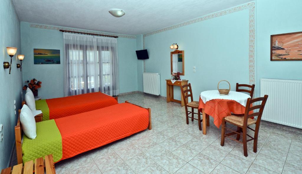 Aris Junior Studio & Apartments Нео Клима Стая снимка