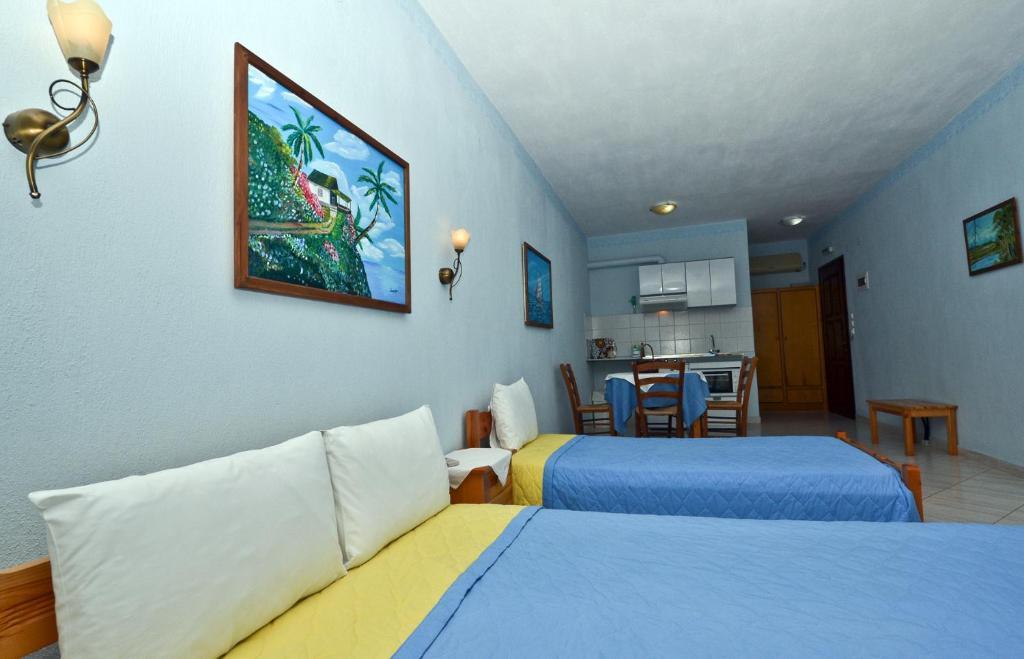 Aris Junior Studio & Apartments Нео Клима Стая снимка