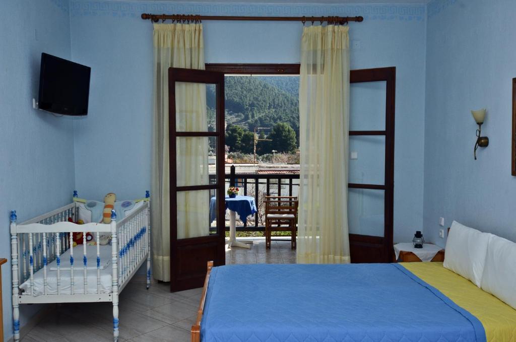Aris Junior Studio & Apartments Нео Клима Стая снимка