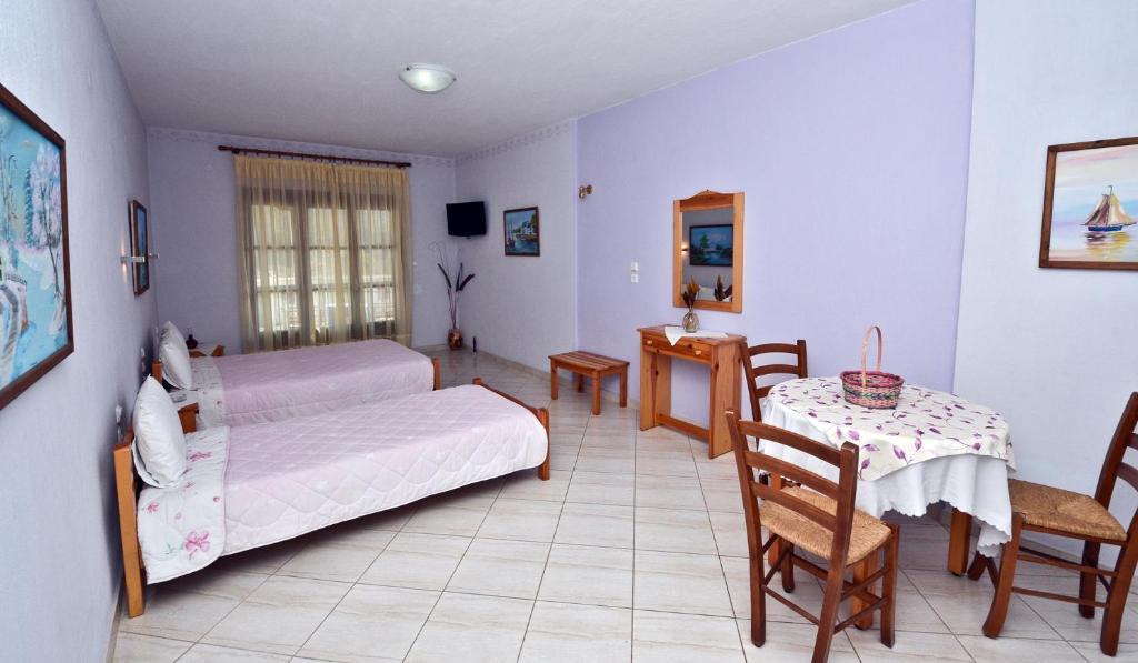 Aris Junior Studio & Apartments Нео Клима Екстериор снимка